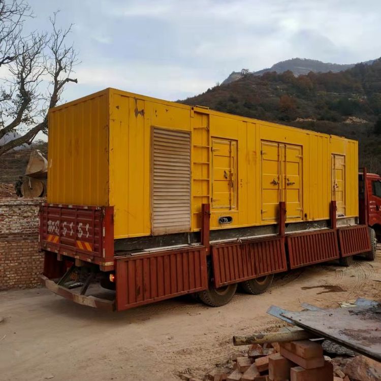 和布克赛尔200kW 发电机组在带电阻性负载时，输出功率会受到哪些因素的影响？