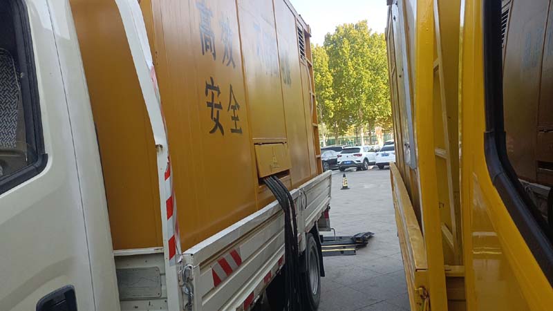 和布克赛尔如何判断柴油发电机组和UPS电源的切换时间是否符合要求？